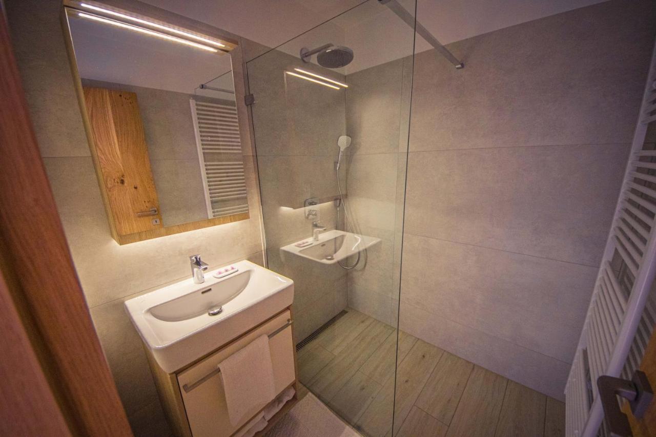Zore Jasna Apartments デマノブスカ・ドリーナ エクステリア 写真